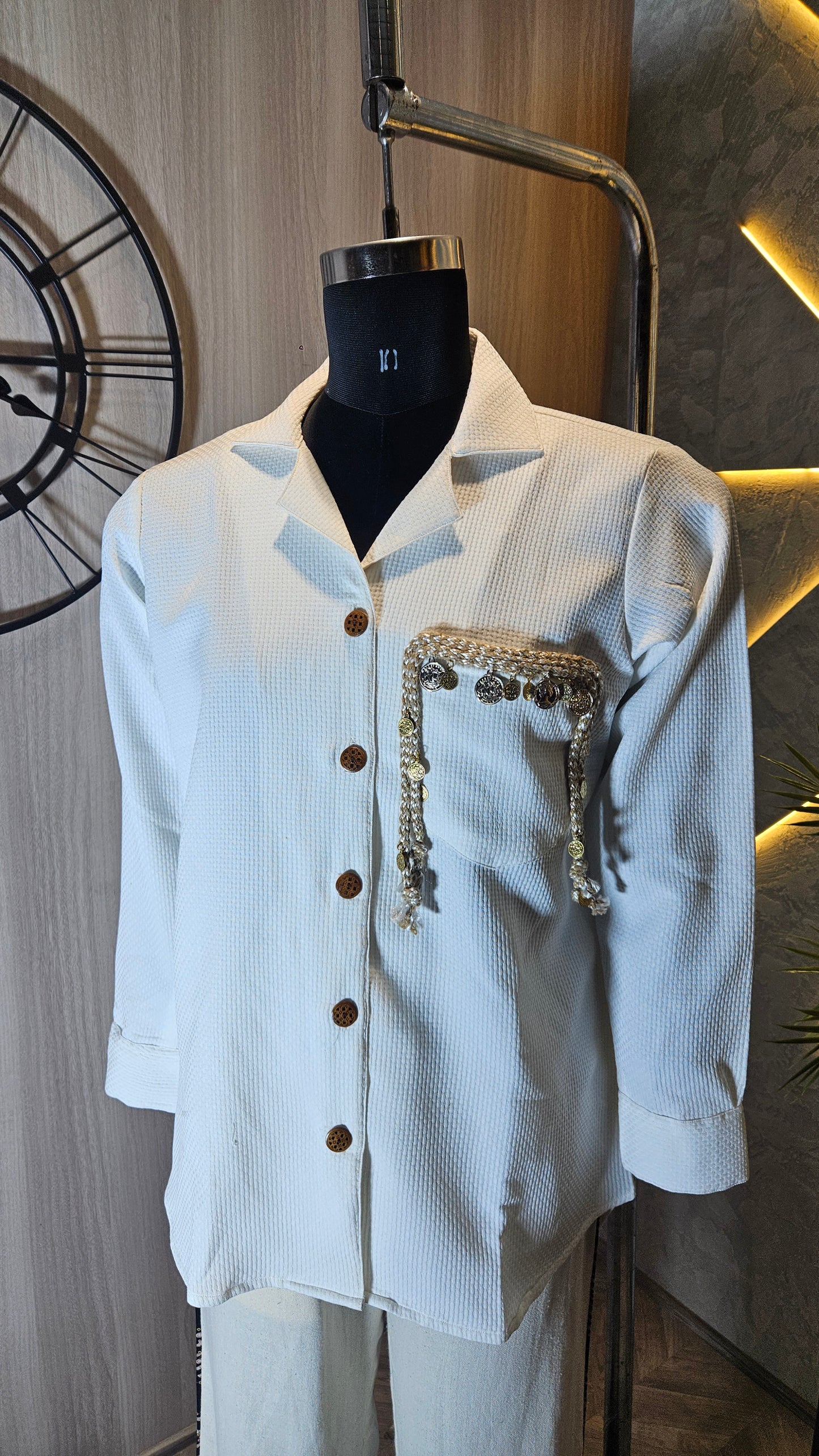 016-S-HOB elegant women’s white cotton top – Made in India