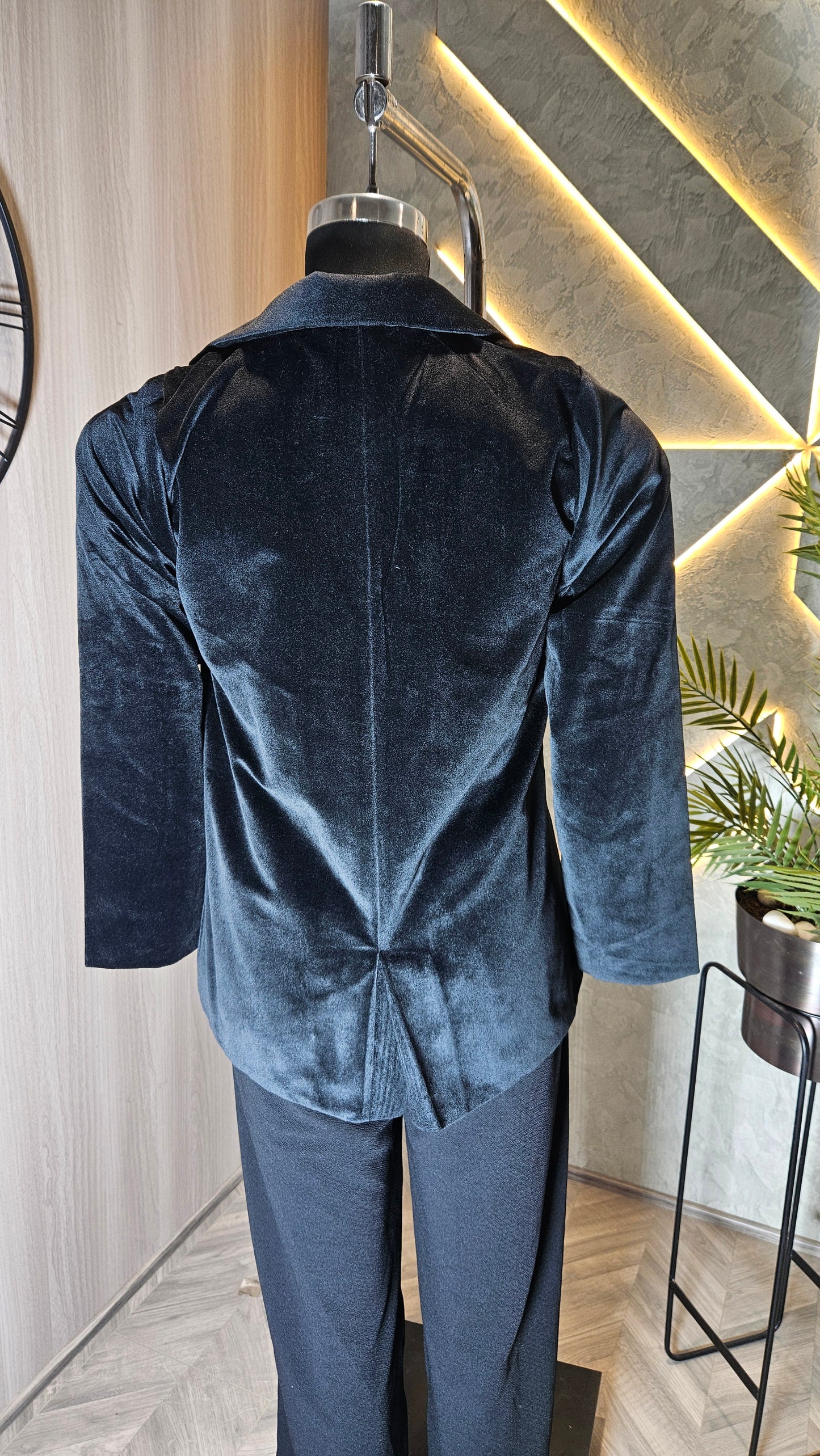 049-J-HOB Women's Velvet Double-Breasted Blazer with Gold Zipper Detailing – Made in India