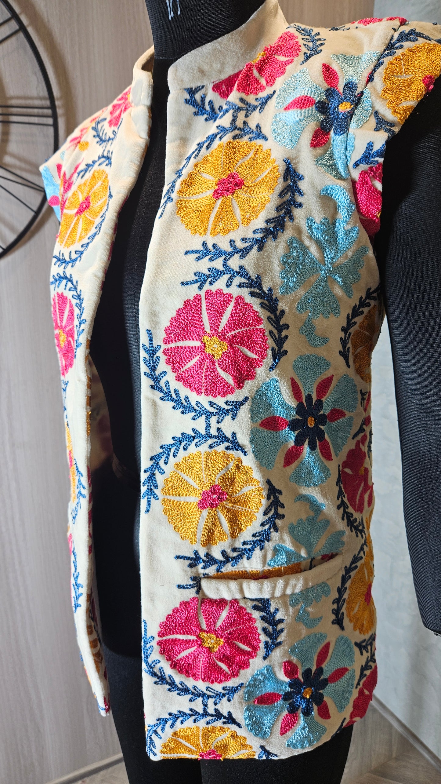0112-J-HOB Handcrafted Embroidered Floral Cotton Vest – Boho Chic Jacket- Made in India