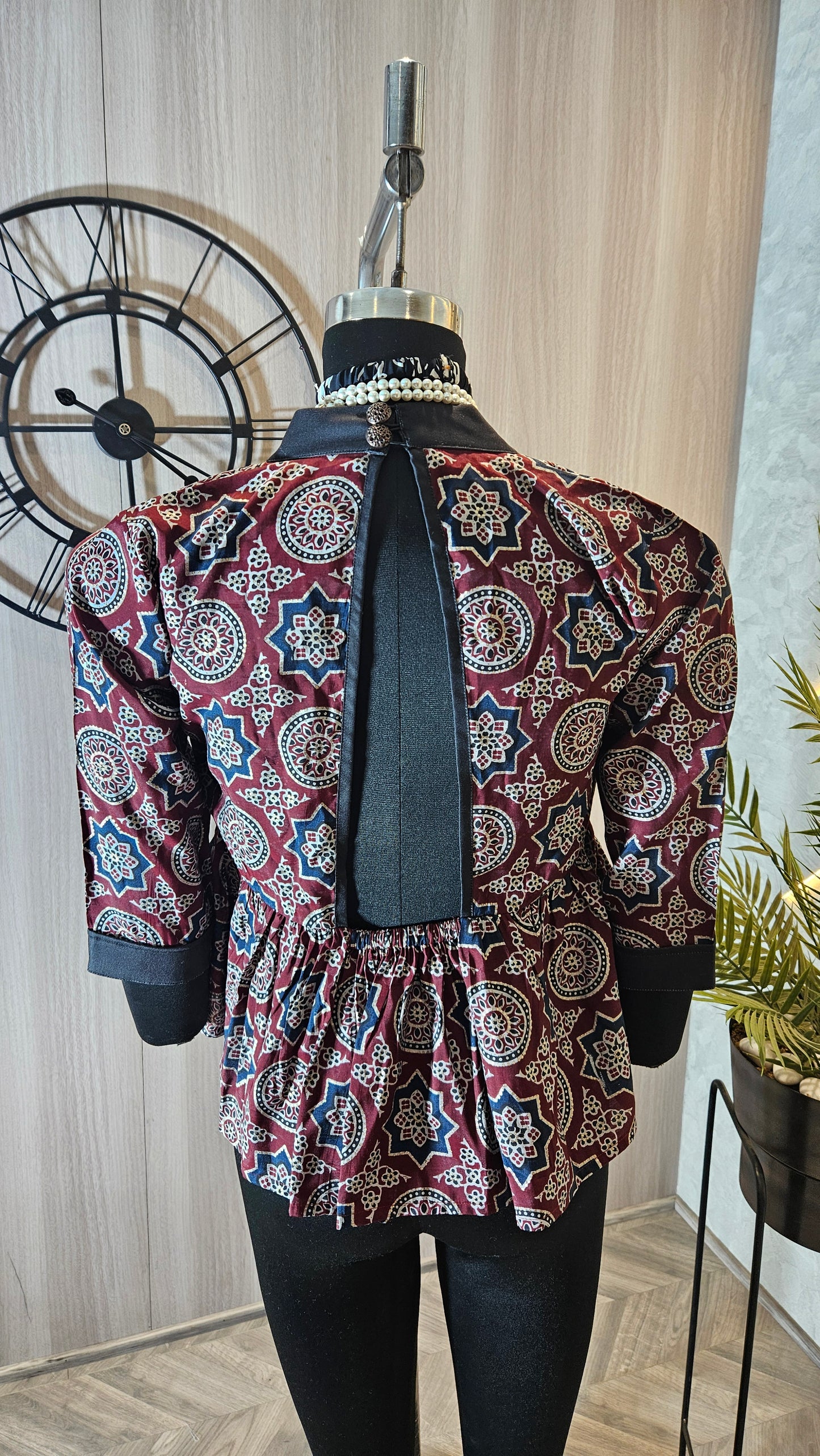 07-T-HOB premium women’s printed cotton top – Made in India