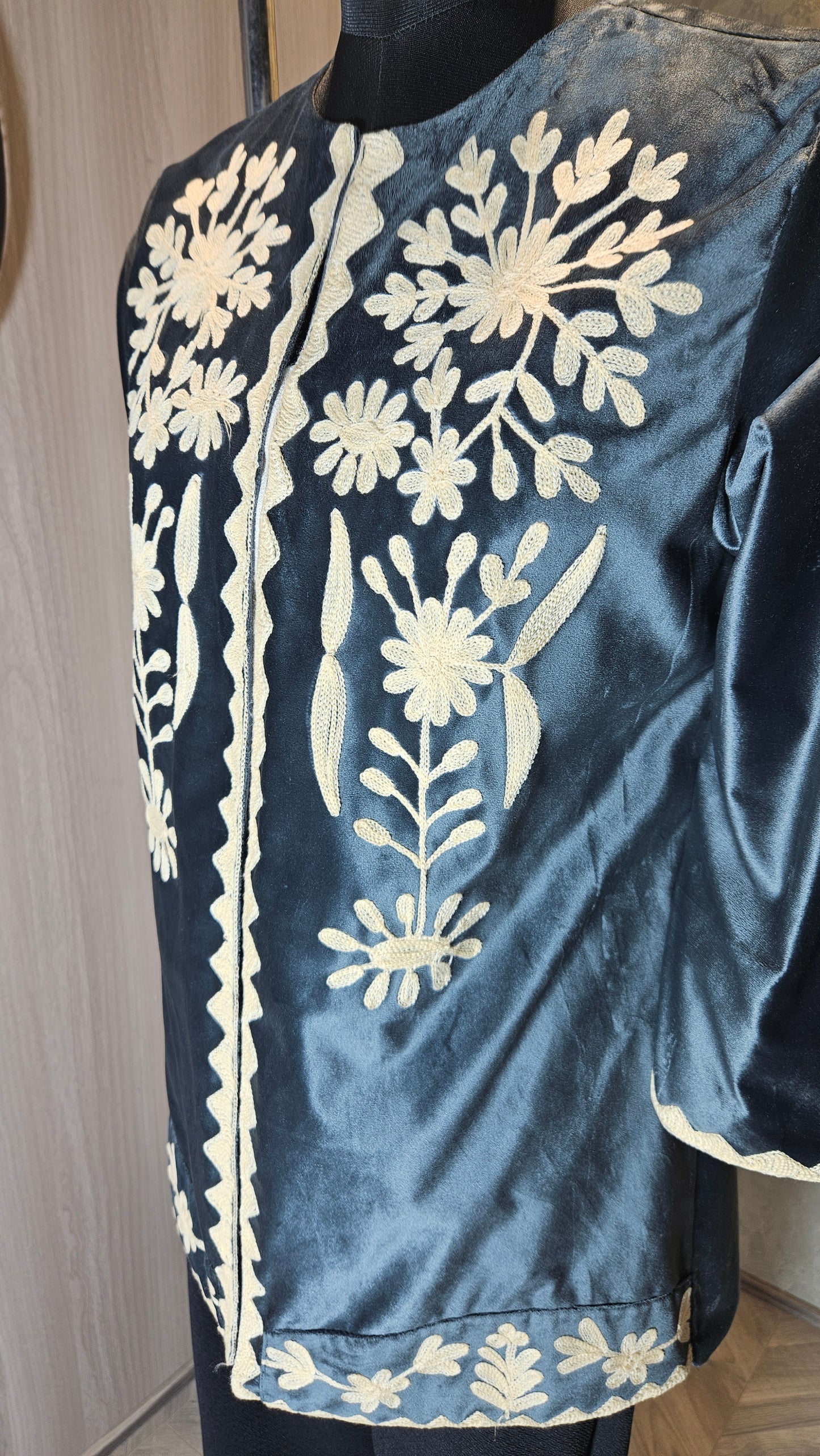 038-J-HOB Women's Handcrafted Velvet Embroidered Jacket Top – Made in India