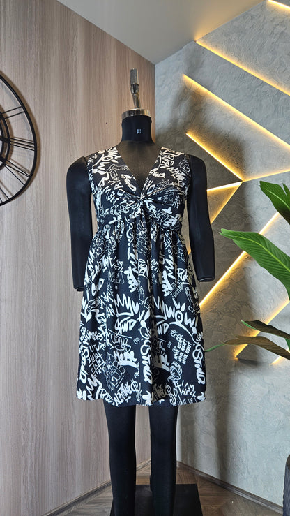 076-D-HOB Women’s Sleeveless Graffiti Print Tunic Top / Dress – Made in India