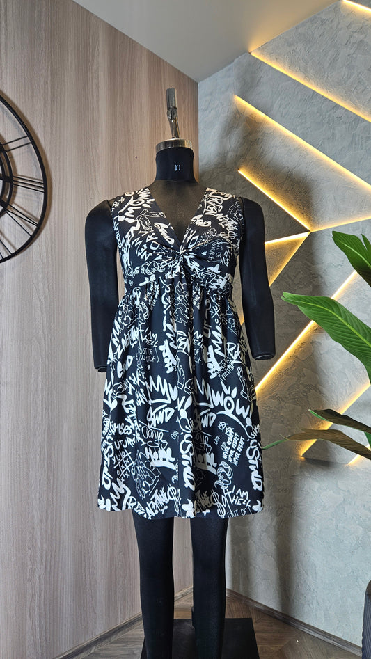 076-D-HOB Women’s Sleeveless Graffiti Print Tunic Top / Dress – Made in India