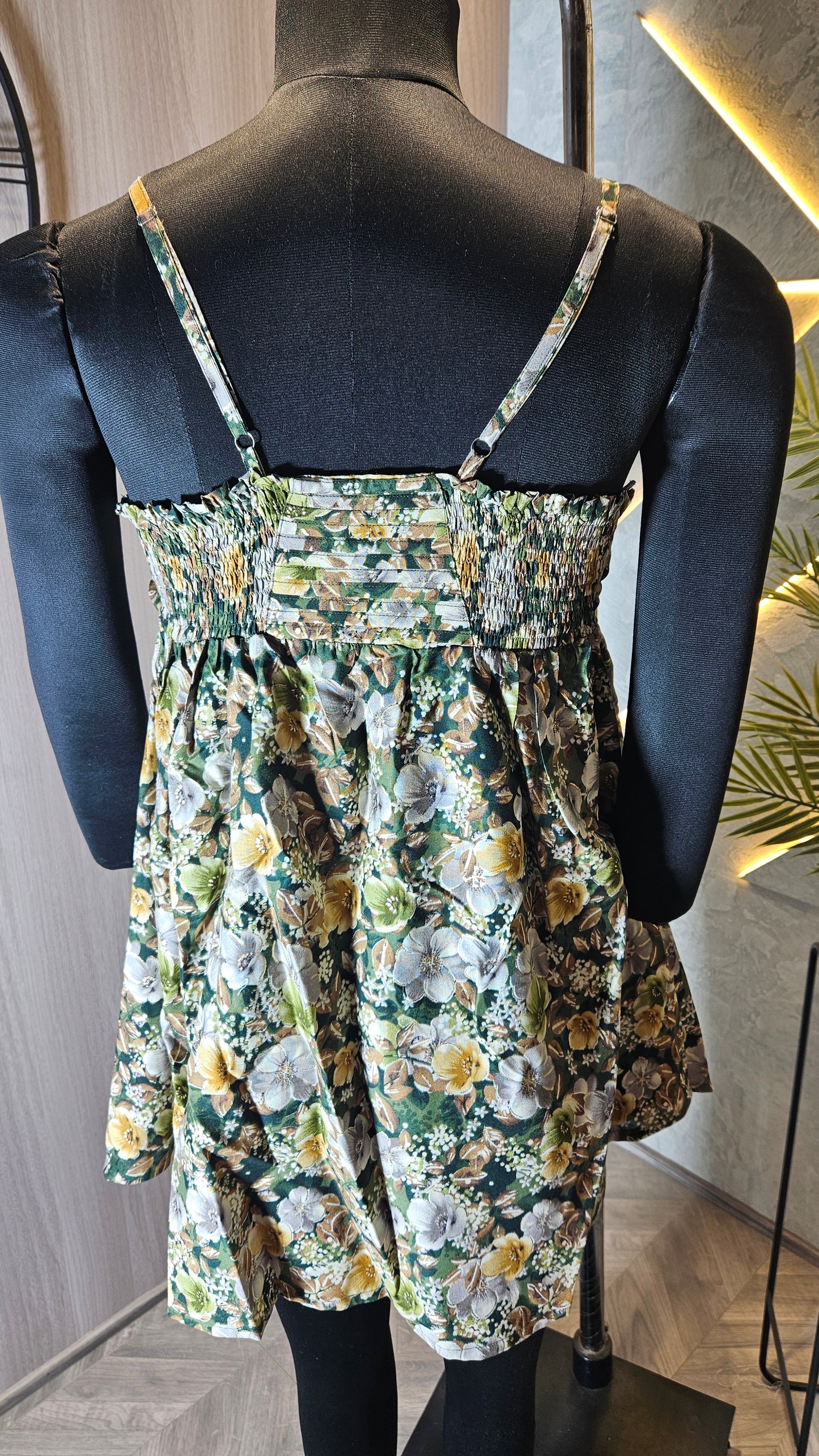 099-D-HOB Women's Floral Pleated Empire Waist Sleeveless Top – Made in India